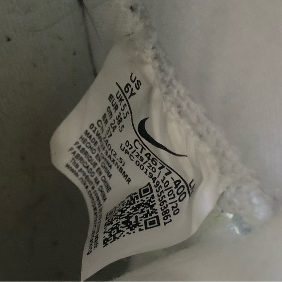 Nike LeBron 18 Women’s size 6 Basketball shoe - Picture 3 of 5